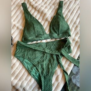 Cupshe bikini bnwt